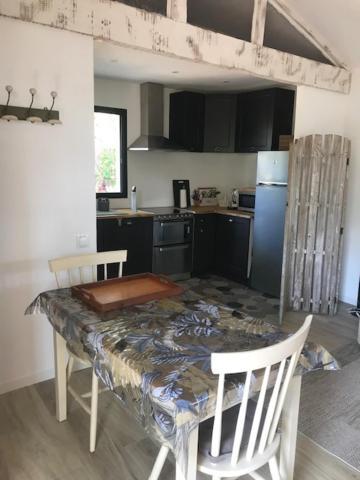 La Brindille Petit Mas Provencal Meuble De Tourisme 3 Etoiles 2-3 Personnes 1 Piece 30 M2 Tout Confort Lisiere Foret Jardin Jacuzzi Piscine Saint-Paul-en-Forêt Exteriér fotografie
